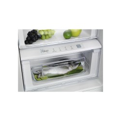 Electrolux EAL6140WOU nevera puerta lado a lado Independiente 570 L Plata, Acero inoxidable