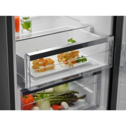Electrolux LRC5ME38X2 frigorífico Independiente 390 L Plata, Acero inoxidable