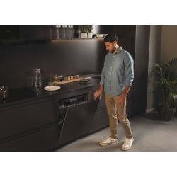 Haier XIB 6B2D3FB Completamente integrado 16 cubiertos