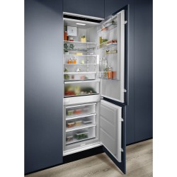 Electrolux ENG7TE75S nevera combi Integrado 376 L Blanco