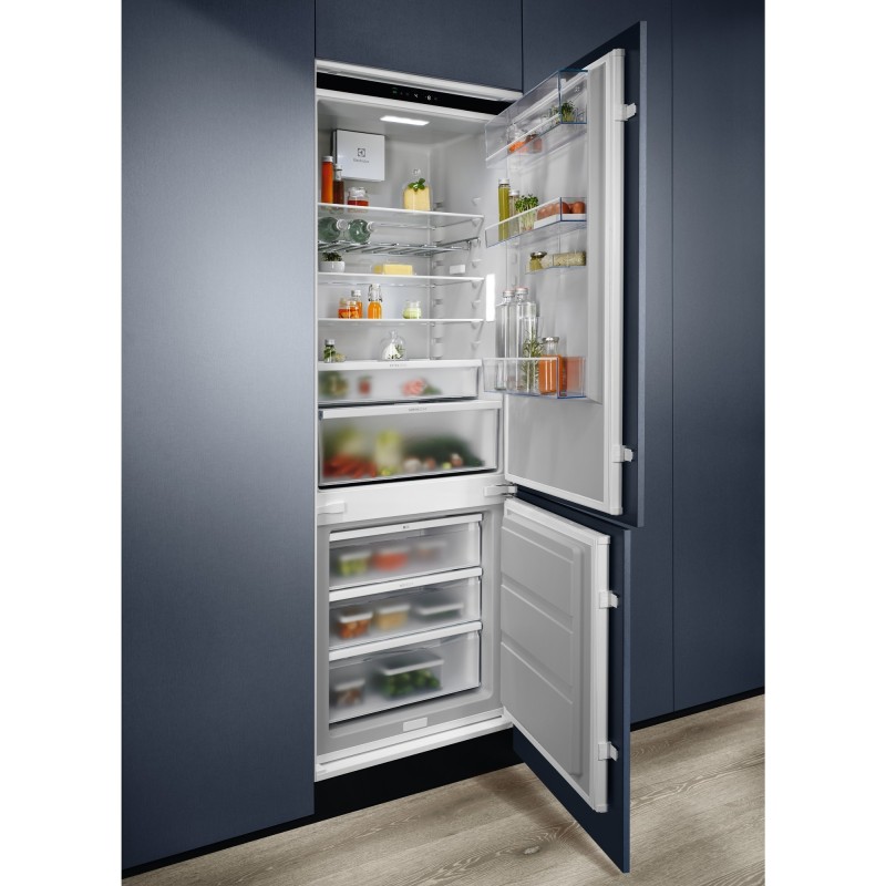 Electrolux ENG7TE75S nevera combi Integrado 376 L Blanco