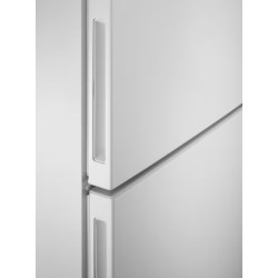 AEG Series 6000 RCB736D7MW Independiente 367 L Blanco