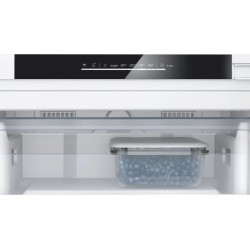 Balay 3GUE033F congelador Congelador vertical Integrado 85 L Blanco