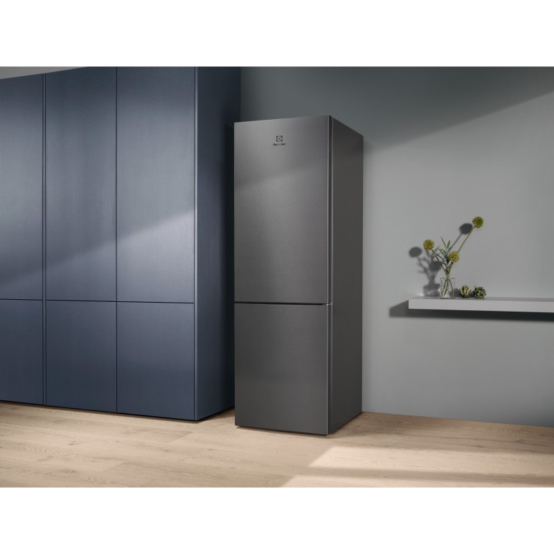 Electrolux LNT6ME32U2 Independiente 330 L Acero inoxidable