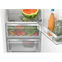 Bosch Serie 4 KIL82VFE0 nevera combi Integrado 280 L Blanco