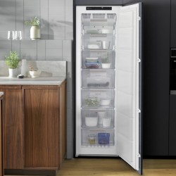 Electrolux LUT6NF18S Congelador vertical Integrado 204 L Blanco