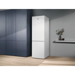 Electrolux LNC7ME32W1 Independiente 330 L Blanco