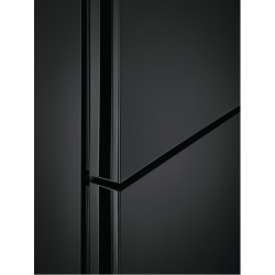 AEG Series 8000 RCB736D7MG Independiente 367 L Negro