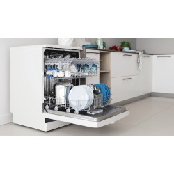 Indesit D2F HK26 Independiente 14 cubiertos