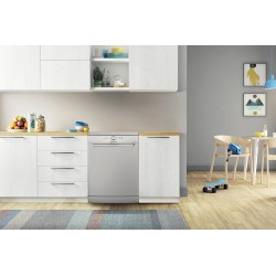 Indesit D2F HK26 S Independiente 14 cubiertos