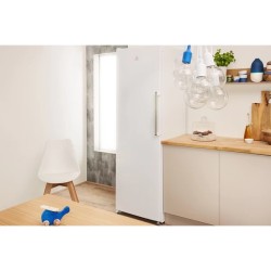 Indesit UI6 F2T W congelador Congelador vertical Independiente 228 L Blanco