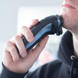 Ufesa AR3050 Máquina de afeitar de rotación Recortadora Negro, Azul